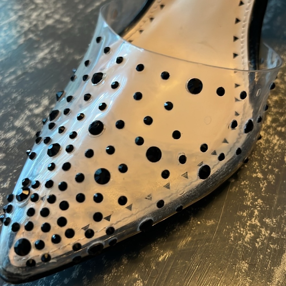 Adrienne Vittadini Black and Cream Heels 4 Inches - Picture 4 of 11